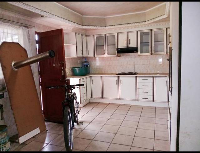 6 BEDROOM HOUSE FOR SALE IN VEREENIGING CENTRAL